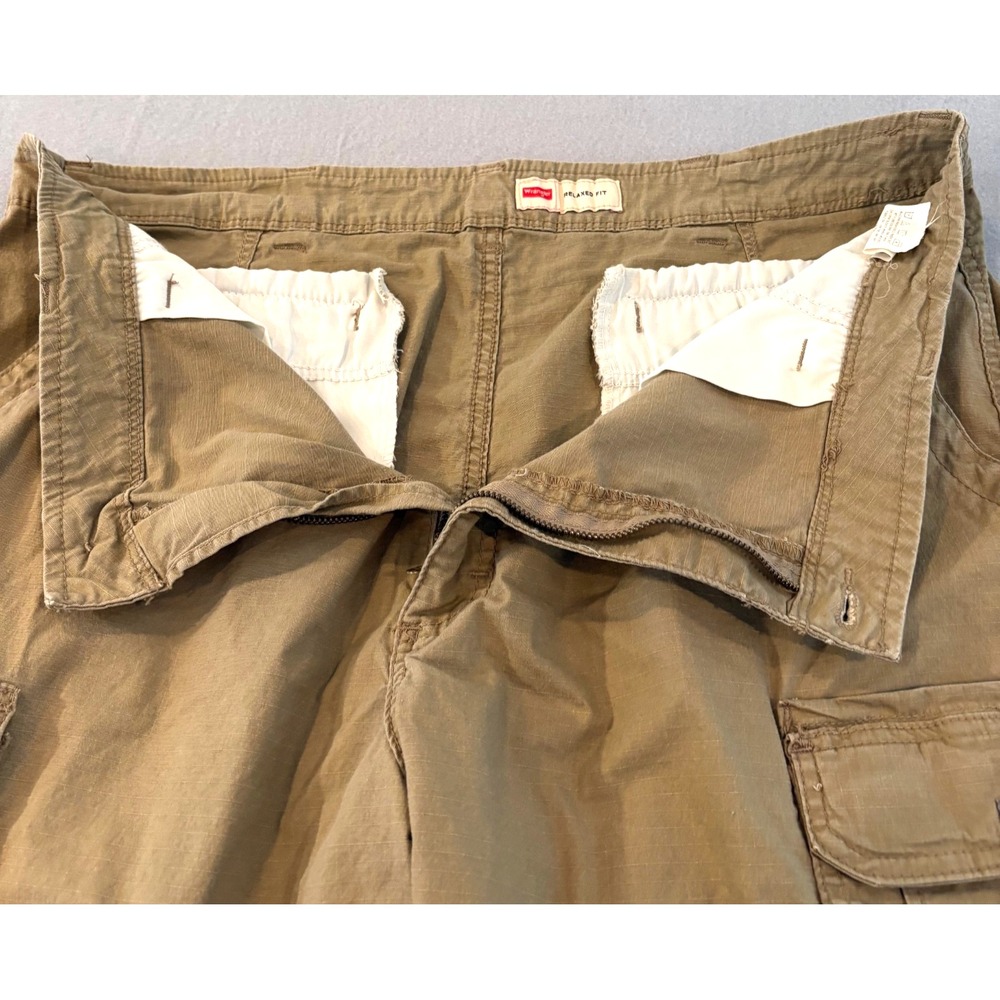 Wrangler Relaxed Fit Cargo Shorts Mens Size 40 Tan Cotton Spandex Pockets Casual - Picture 6 of 12